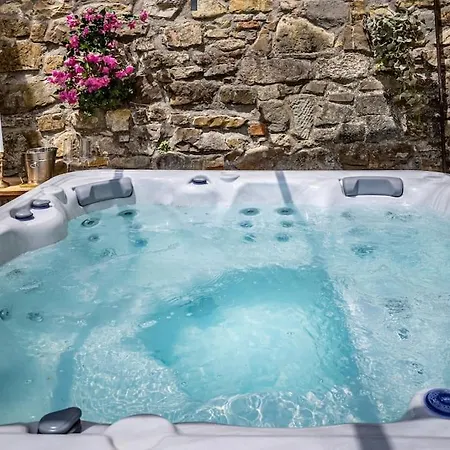 Luxury Limonaia With Jacuzzi Near Florence Apartamento San Jacopo al Girone
