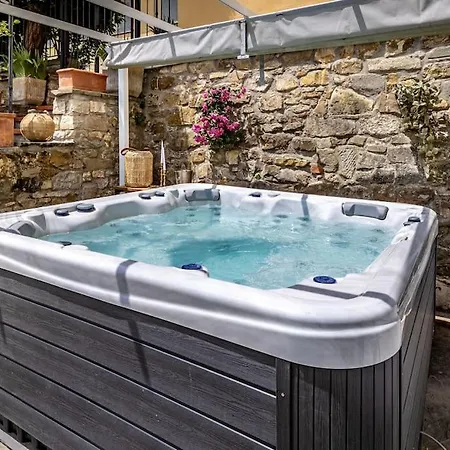 Apartamento Luxury Limonaia With Jacuzzi Near Florence San Jacopo al Girone