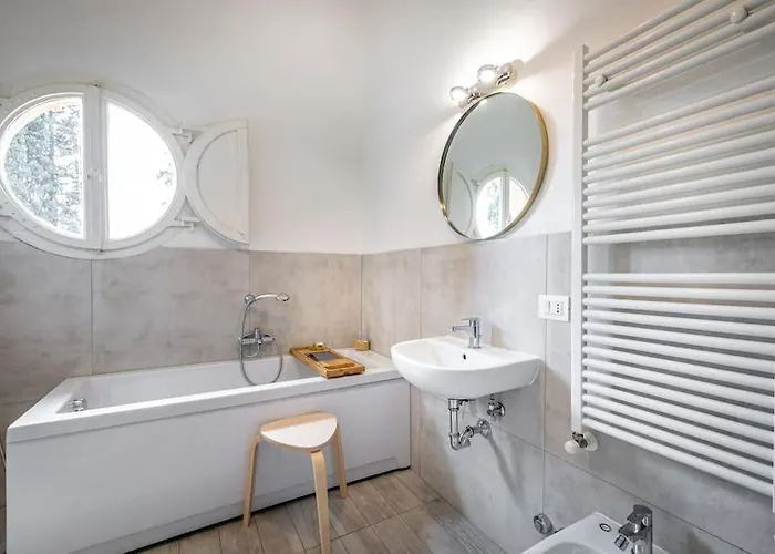 Luxury Limonaia With Jacuzzi Near Florence 아파트